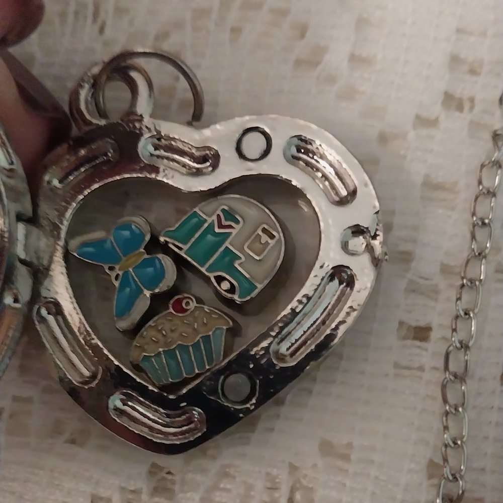 2779 Camping, Butterfly and Cupcake Theme Locket With a 10" Chain. New - Picture 3 of 5